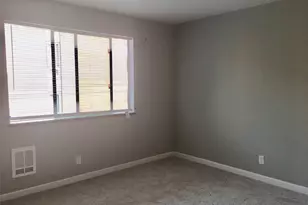 712 N 143rd St, Seattle, WA 98133 - Photo 13