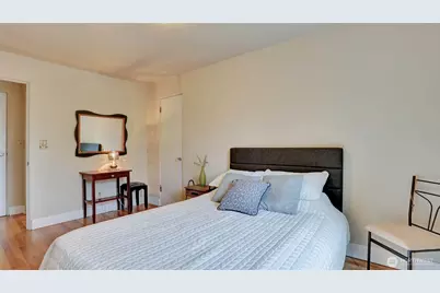530 W Olympic Place #304, Seattle, WA 98119 - Photo 5