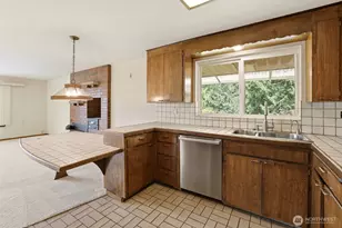 8957 188th St SW, Edmonds, WA 98026 - Photo 9