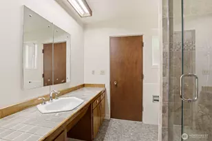 8957 188th St SW, Edmonds, WA 98026 - Photo 23