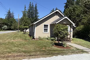 591 Maple St, Hamilton, WA 98255 - Photo 3