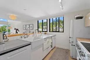 3717 Beach Dr SW, Seattle, WA 98116 - Photo 5