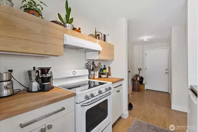 3717 Beach Drive SW #303, Seattle, WA 98116 - Photo 3