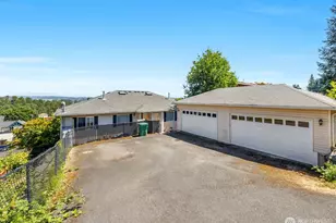 5210 S 3rd Ave, Everett, WA 98201 - Photo 17