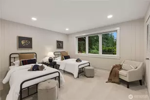 10527 SE 27th St, Beaux Arts Village, WA 98004 - Photo 17
