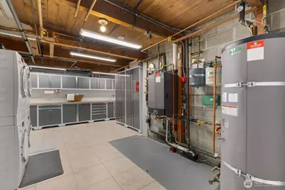 10527 SE 27th Street, Beaux Arts Village, WA 98004 - Photo 27