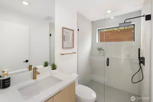 9024 Corliss Ave N, Seattle, WA 98103 - Photo 23