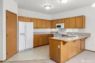 7801 207th St Ct E, Spanaway, WA 98387 - Photo 3