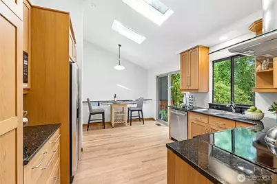 13800 SE 21st Street, Bellevue, WA 98005 - Photo 9
