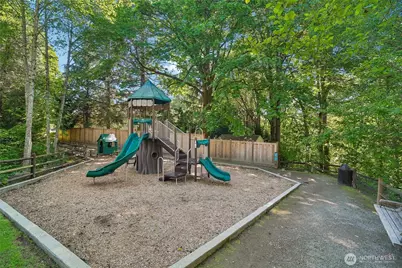 13800 SE 21st Street, Bellevue, WA 98005 - Photo 35