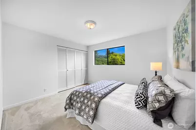 13800 SE 21st Street, Bellevue, WA 98005 - Photo 17