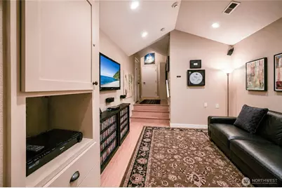 108 E 35th Street, Vancouver, WA 98663 - Photo 3