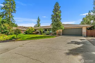1677 Eastmont Ave, East Wenatchee, WA 98802 - Photo 1