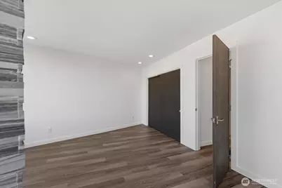 2125 Western Avenue #3, Seattle, WA 98121 - Photo 25