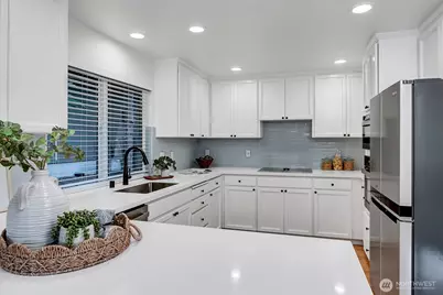 8313 126th Place SE, Newcastle, WA 98056 - Photo 13