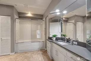 925 110th Ave NE, Bellevue, WA 98004 - Photo 11