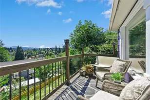 1035 Temple Dr, Everett, WA 98201 - Photo 1