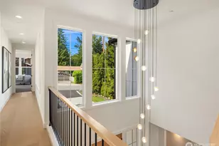 10223 NE 24th St, Bellevue, WA 98004 - Photo 13