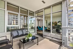 588 Bell St, Seattle, WA 98121 - Photo 15