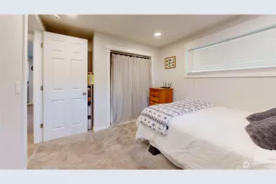 521 E Magnolia Avenue, Burlington, WA 98233 - Photo 11