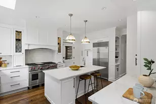 403 18th Ave E, Seattle, WA 98112 - Photo 9