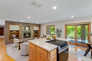 7810 175th St SW, Edmonds, WA 98026 - Photo 3