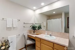 7810 175th St SW, Edmonds, WA 98026 - Photo 17