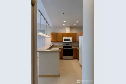 5400 Harbour Pointe Boulevard #K208, Mukilteo, WA 98275 - Photo 5