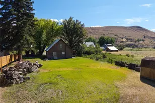 821 Riverside St, Winthrop, WA 98862 - Photo 9