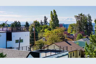 9811 Linden Avenue N, Seattle, WA 98103 - Photo 11