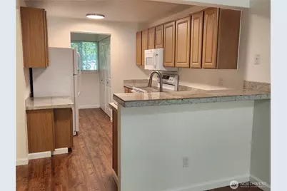10014 NE 127th Place #A-103, Kirkland, WA 98034 - Photo 9