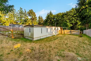 590 Ocean View Dr, Oak Harbor, WA 98277 - Photo 1