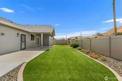 1018 Racine Springs Drive, Wenatchee, WA 98801 - Photo 35