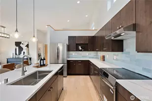 8625 30th Ave SW, Seattle, WA 98126 - Photo 17