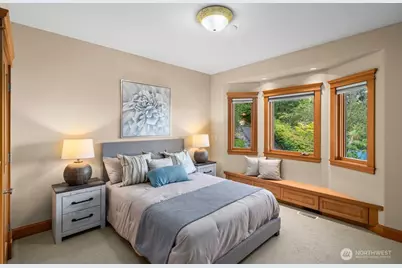 454 W Lake Sammamish Parkway NE, Bellevue, WA 98008 - Photo 17