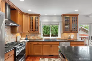 525 27th Ave, Seattle, WA 98122 - Photo 9