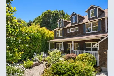 633 Klickitat Place NE, Bainbridge Island, WA 98110 - Photo 3