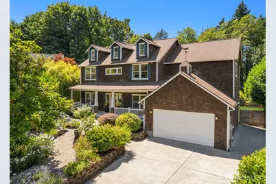 633 Klickitat Place NE, Bainbridge Island, WA 98110 - Photo 1