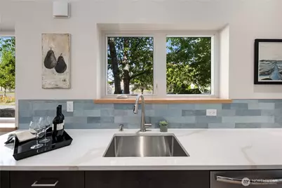 8627 30th Avenue SW, Seattle, WA 98126 - Photo 11