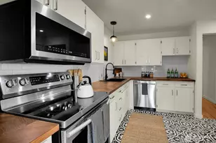2353 Federal Ave E, Seattle, WA 98102 - Photo 11