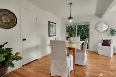 2353 Federal Avenue E, Seattle, WA 98102 - Photo 7
