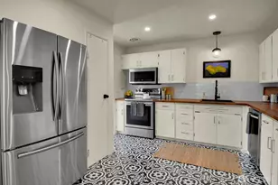 2353 Federal Ave E, Seattle, WA 98102 - Photo 9