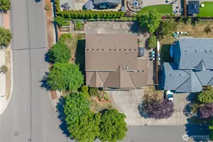 27610 239th Pl SE, Maple Valley, WA 98038 - Photo 35