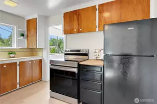 3909 SW Stevens St, Seattle, WA 98116 - Photo 9