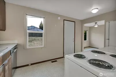 13607 2nd Avenue SW, Seattle, WA 98166 - Photo 7