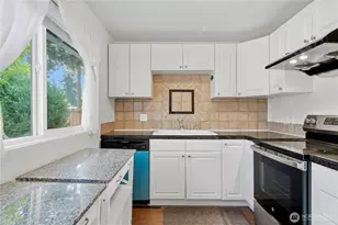 1344 NE 164th Pl, Bellevue, WA 98008 - Photo 9