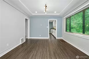 8538 Ashworth Ave N, Seattle, WA 98103 - Photo 7
