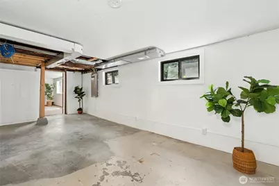 8538 Ashworth Avenue N, Seattle, WA 98103 - Photo 25