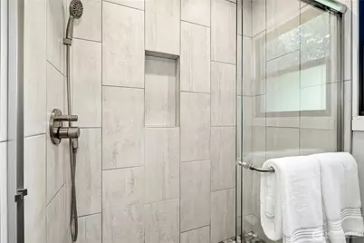 8538 Ashworth Avenue N, Seattle, WA 98103 - Photo 21