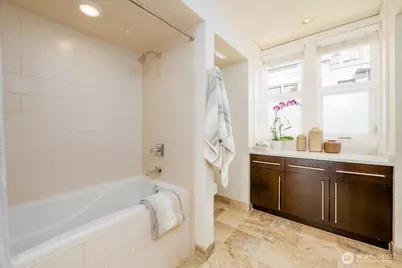 427 13th Avenue E #C, Seattle, WA 98102 - Photo 23